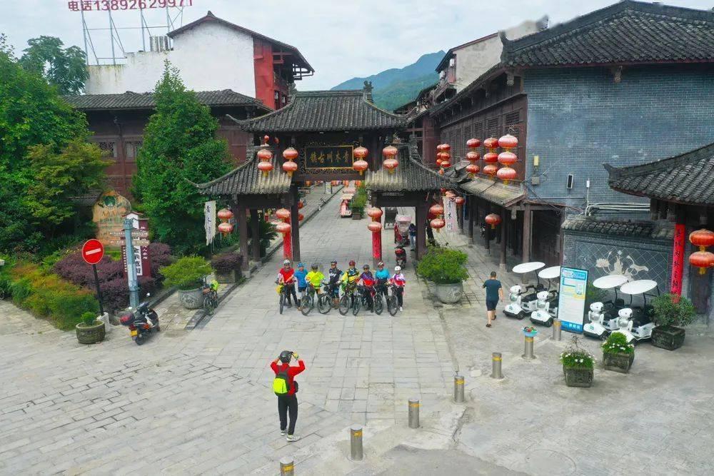 张雪峰将捐赠300万,资助郑州大学贫困生